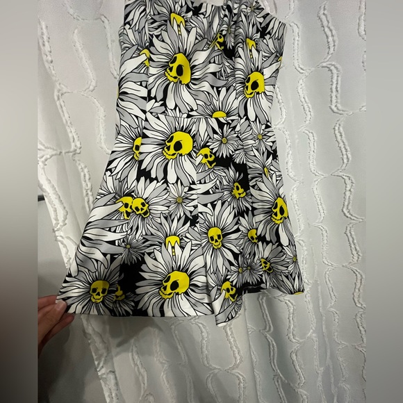 Sourpuss Skull Daisy Romper size medium - Picture 3 of 5